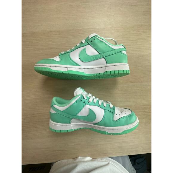 Nike Dunk Low Green Glow Women’s Size 9 DD1503-105 - Picture 2 of 5